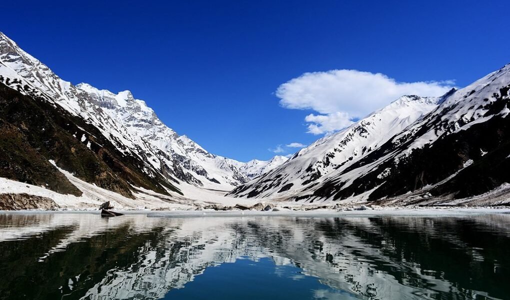 The Magnificent Saif ul Malook Lake/ Jheel & The Story Behind It